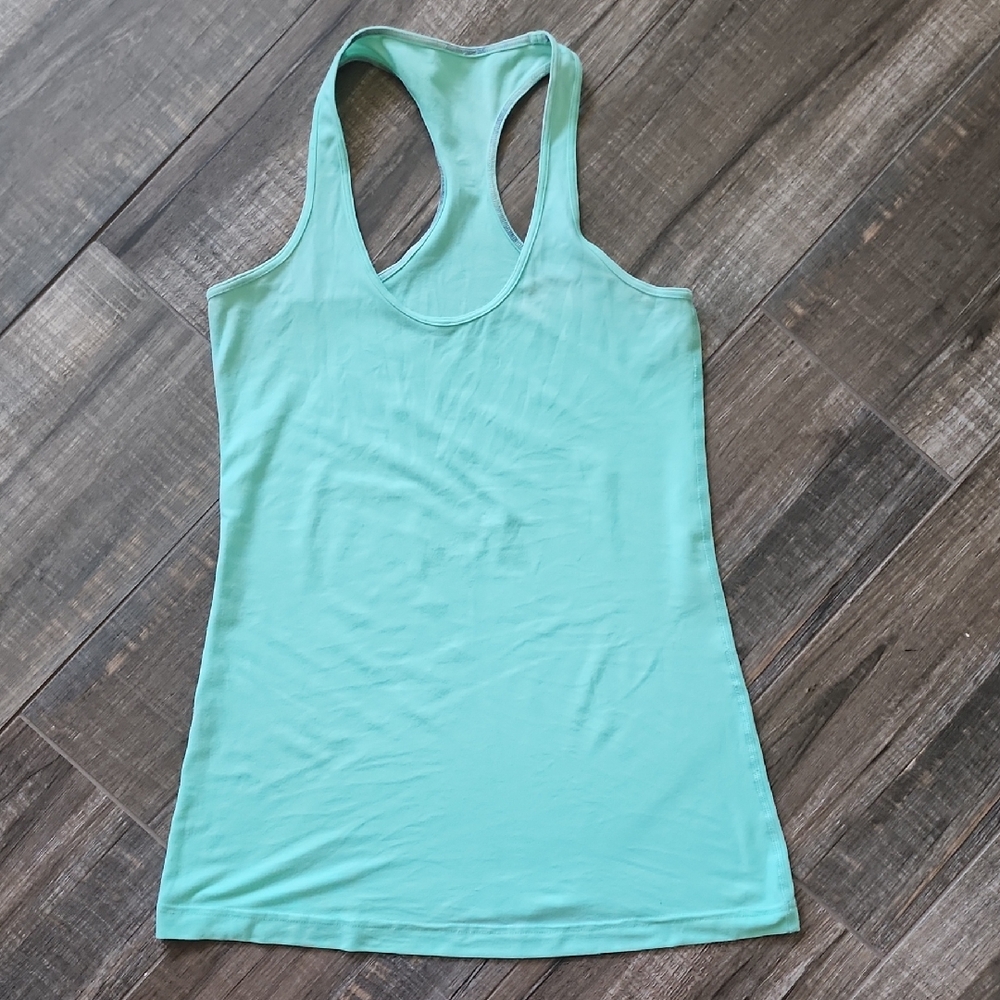 Lululemon Nulu Cool Racerback 8 Seafoam Green